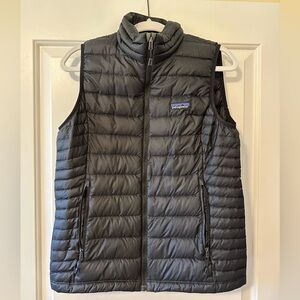 Women’s Patagonia down vest
